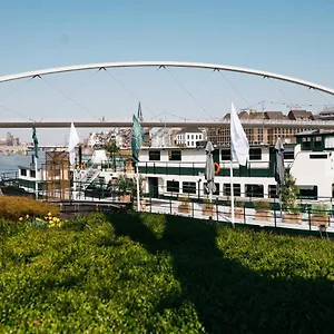 Хостел Botel Maastricht